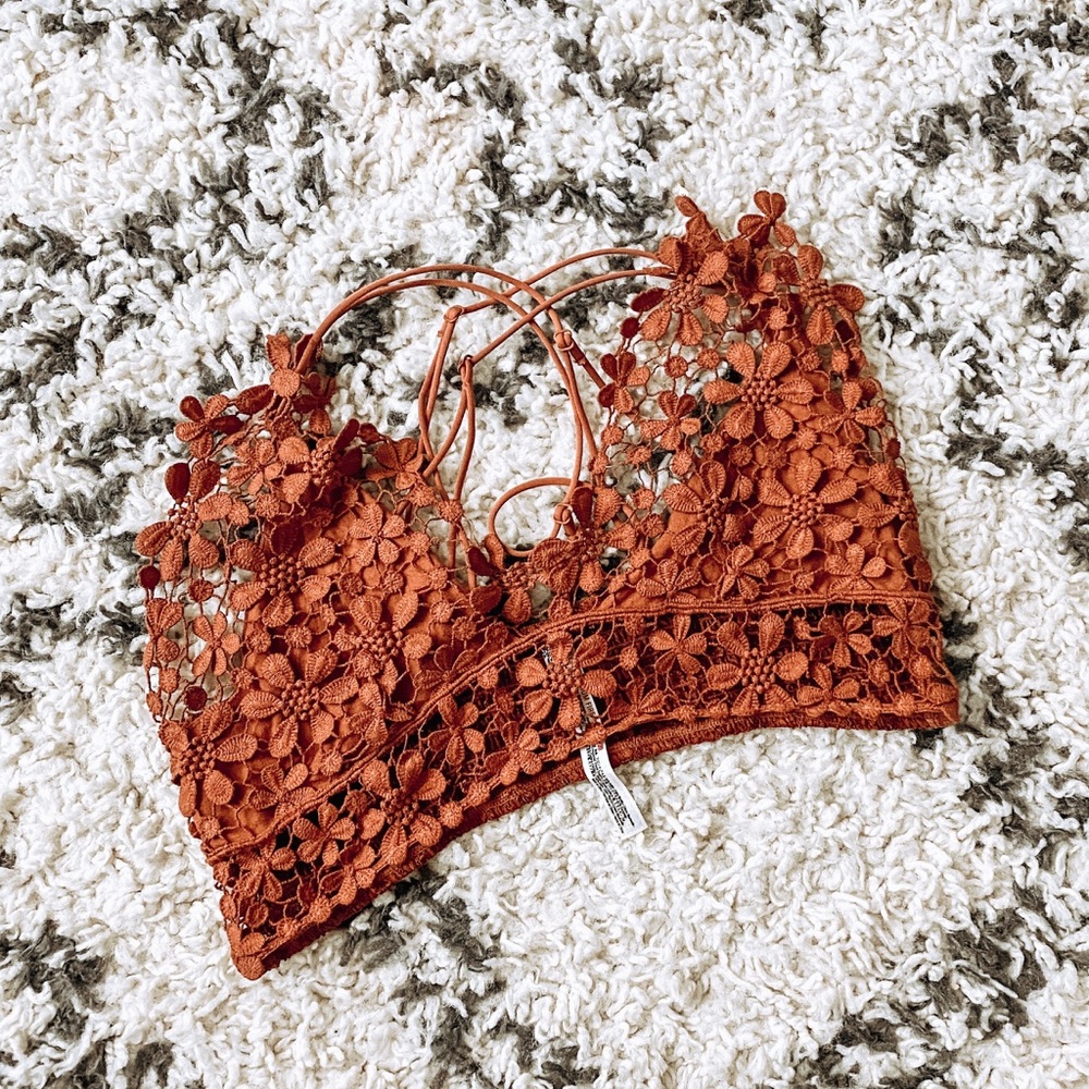 Free People Miss Daisy brallette!🤎🌼